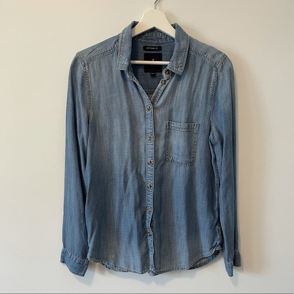 AEO Boyfriend Fit Denim Shirt